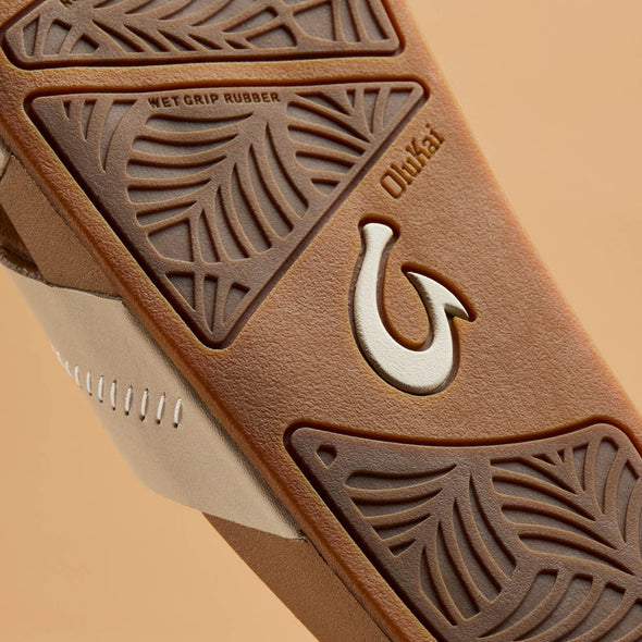 Kīpe‘a ‘Olu Women's Sandals Puka/Tan